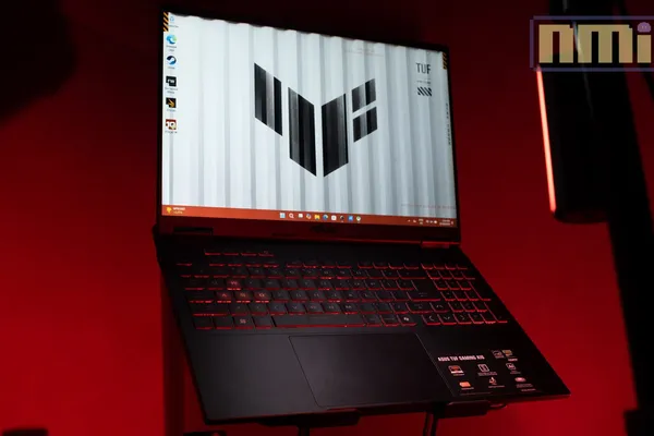 全新 ASUS TUF Gaming A16 (2024) FA608,搭配上強悍的 AMD Ryzen™ AI 9 HX 370,展現出強勁性能與極致效能的結合!